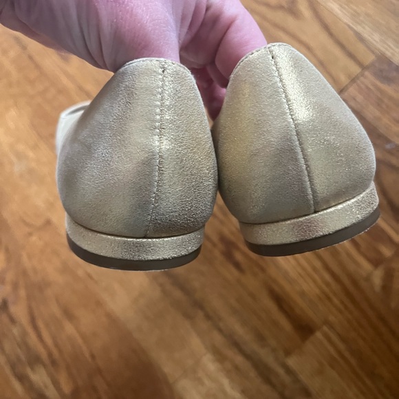 Aerosoles antiqued gold flats size 8 - Picture 2 of 5